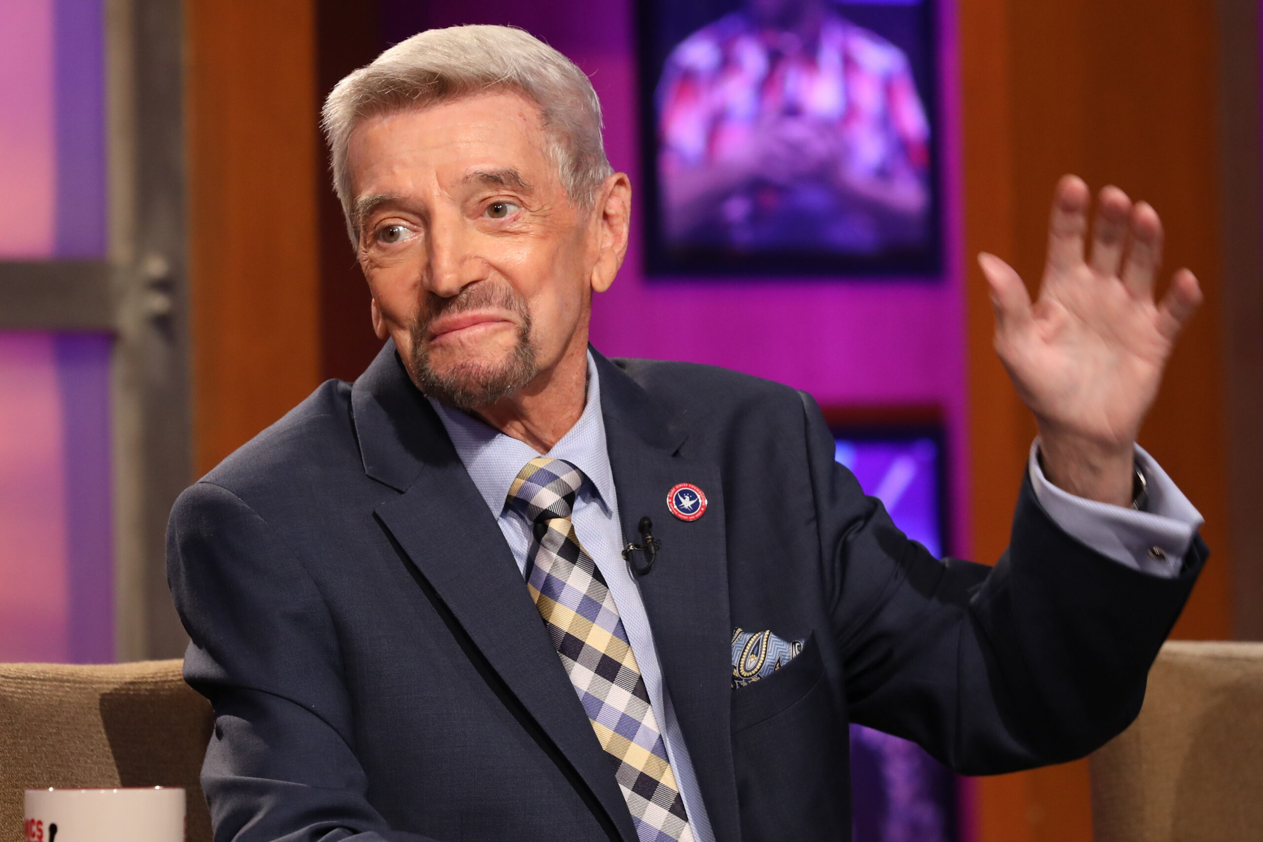 Tom Dreesen, Stand-Up Comedian and Frank Sinatra Opener, Dies at 86