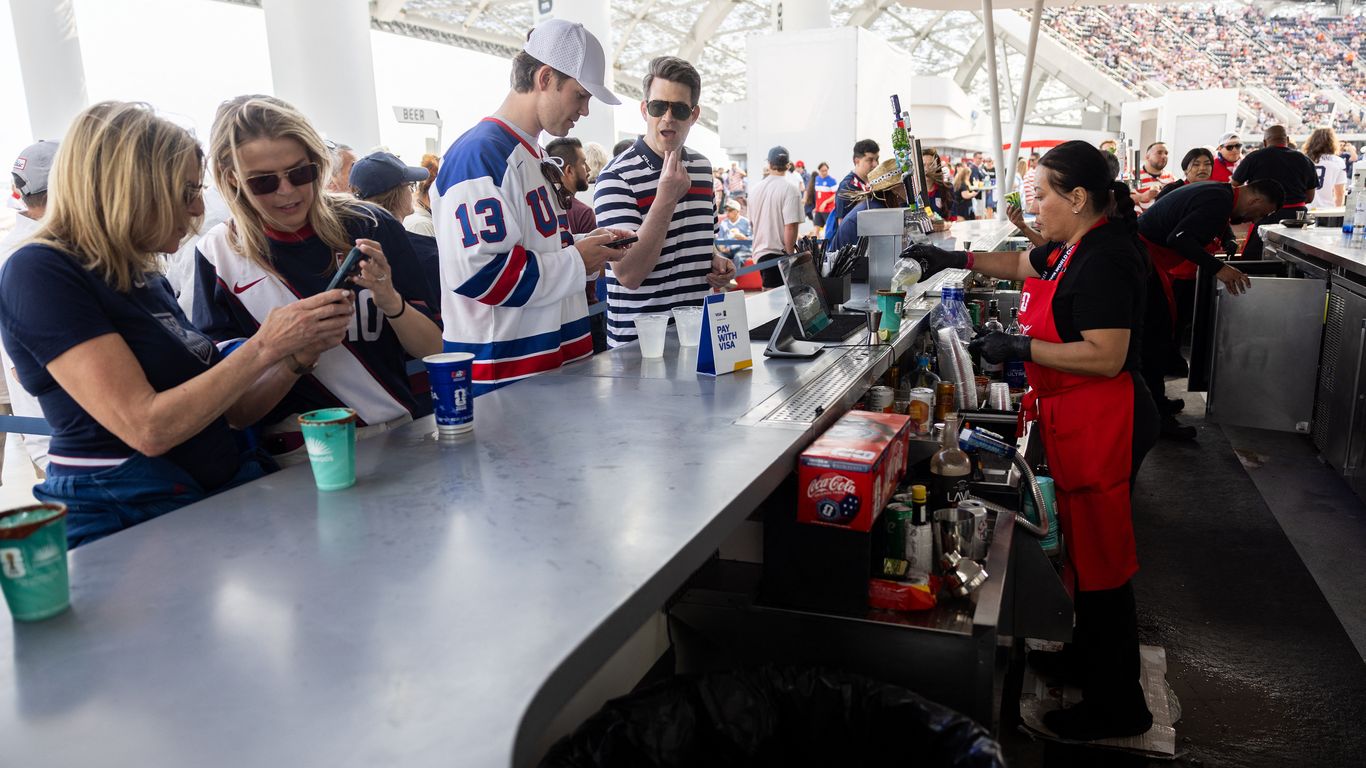 The Cost of the Pivot Screen – Why World Cup Visitors Are Confronting American Tipping Culture