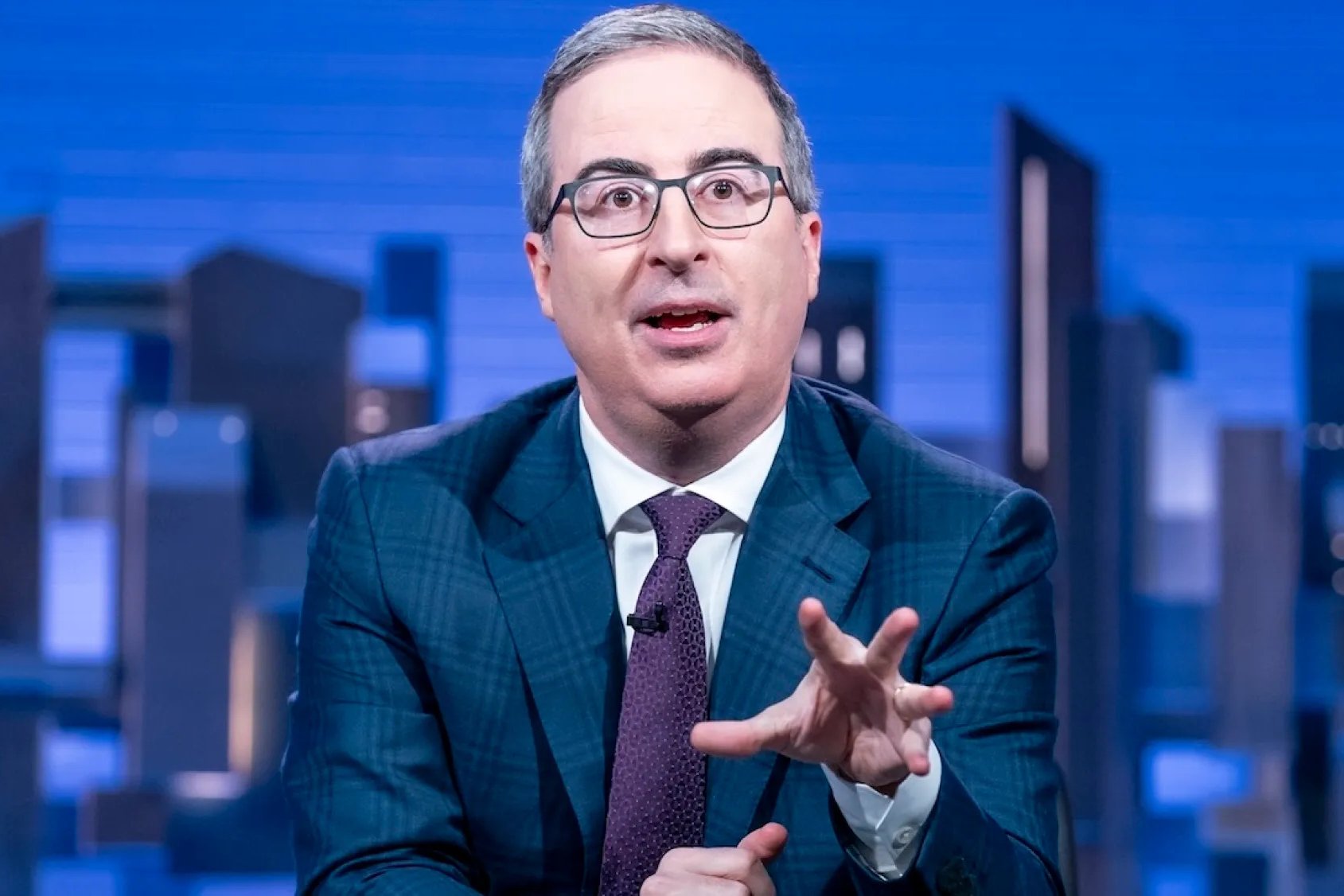 John Oliver Dissects Reflecting Pool Conspiracies – Trump and Watters Claims