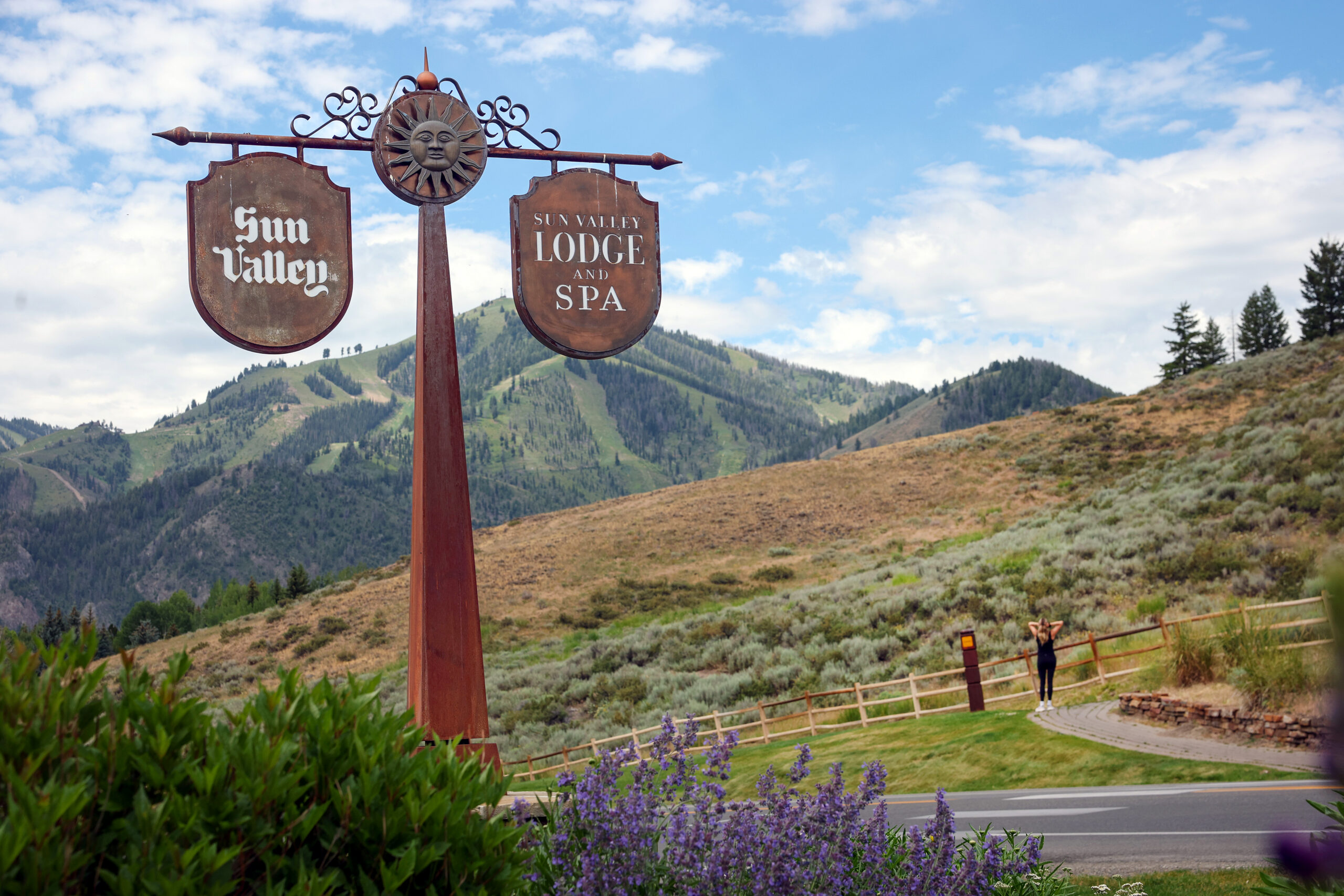 Sun Valley 2026: AI, Comcast, Paramount-WBD Deals Dominate Mogul Discussions