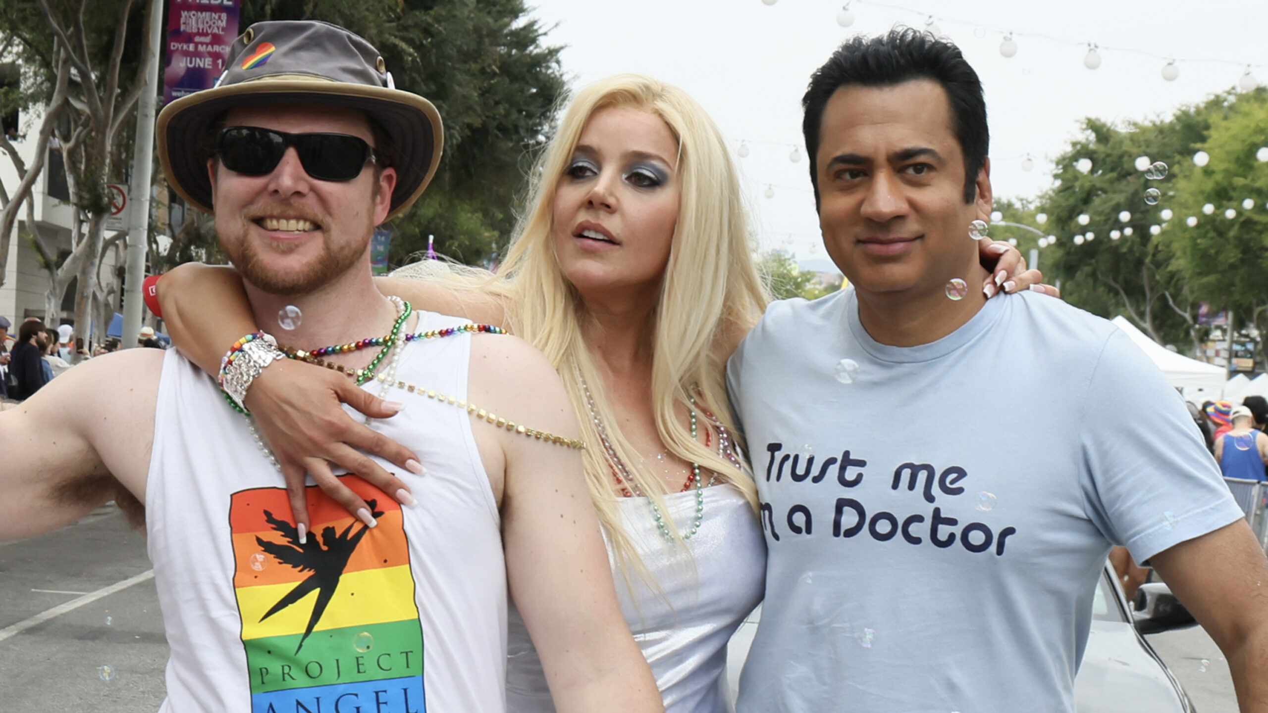 Larry Birkhead Distances from Anna Nicole Smith Film, Files Medical Complaint