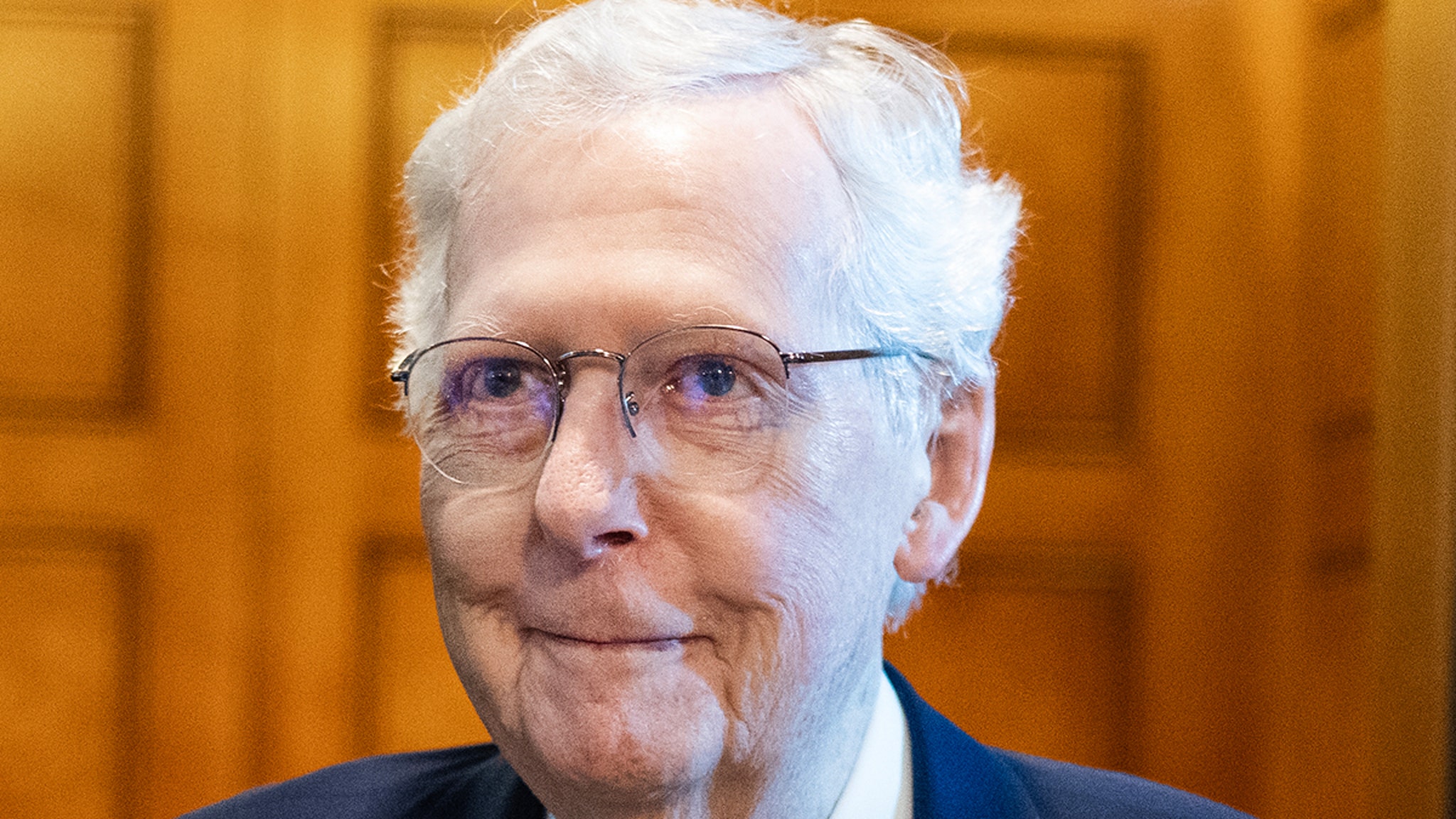 Mitch McConnell Discharged from Rehabilitation – Recovery Continues at Home