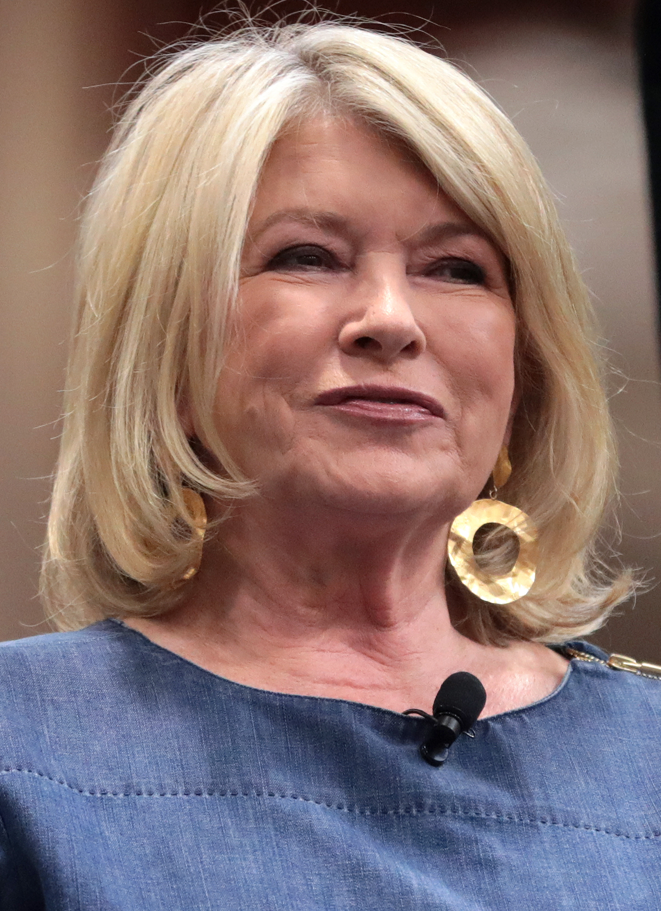 Martha Stewart’s Rose Gold Hair Transformation – A Post-Birthday Style Statement