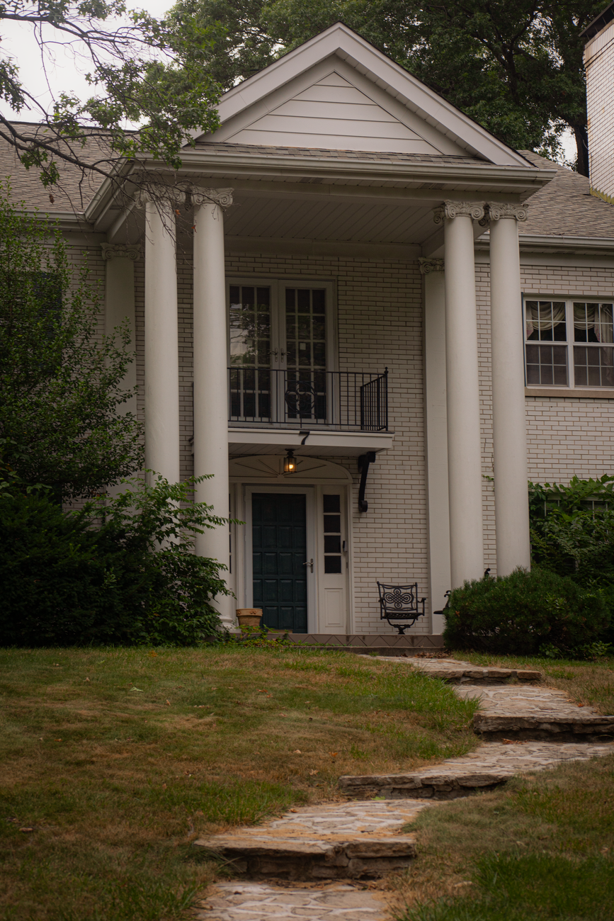 The $6.1 Million Benchmark on Kent Road: Inside Ladue’s Premier Architectural Infill Play